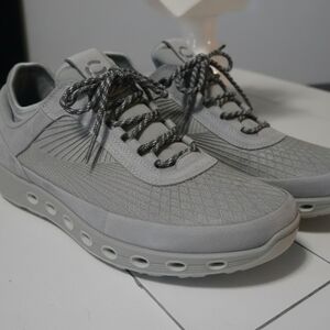 Men's Gray Athletic Shoes